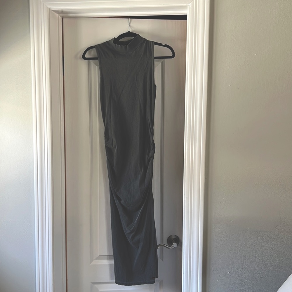 Charcoal gray n Philanthropy jersey knit dress.